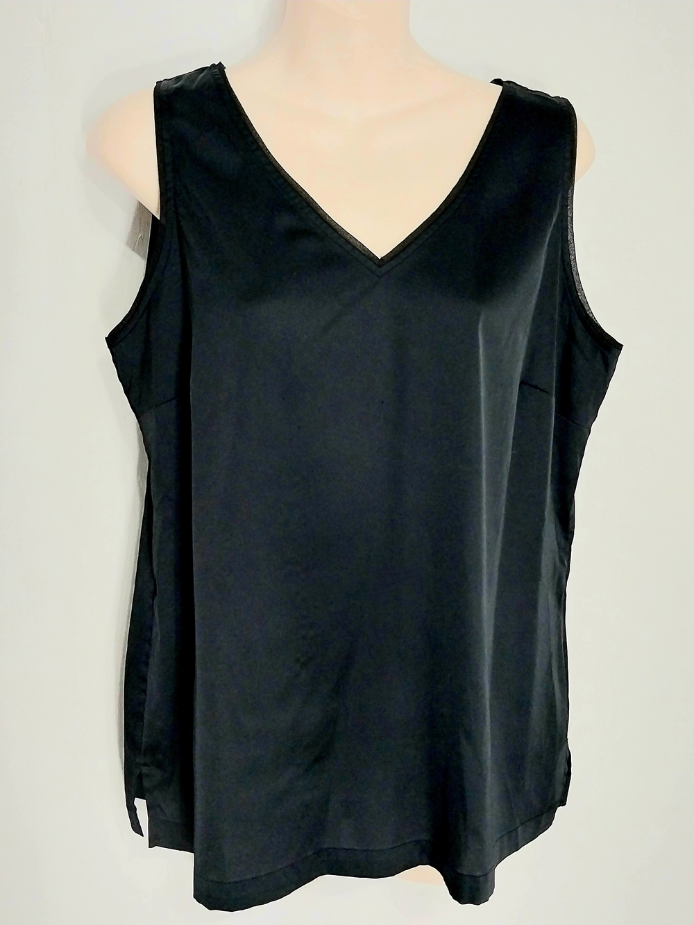 🔵BOGO FREE🔵 Chico's Top Black Sleeveless Minimalist Chico's Size 1 (M)